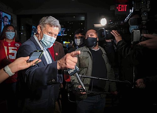 JESSICA LEE/WINNIPEG FREE PRESS

Liberal candidate Terry Duguid arrives at Nicolinos Restaurant to celebrate after winning in his riding in Winnipeg South on September 20, 2021.

Reporter: Joyanne

