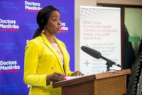 MIKAELA MACKENZIE / WINNIPEG FREE PRESS

Health and seniors care minister Audrey Gordon speaks at an announcement about COVID-19 vaccine outreach initiatives at Nine Circles Community Health Centre in Winnipeg on Tuesday, Sept. 21, 2021.  For Danielle story.
Winnipeg Free Press 2021.