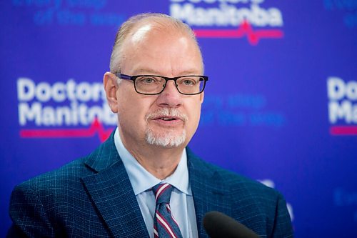 MIKAELA MACKENZIE / WINNIPEG FREE PRESS

Premier Kelvin Goertzen speaks at an announcement about COVID-19 vaccine outreach initiatives at Nine Circles Community Health Centre in Winnipeg on Tuesday, Sept. 21, 2021.  For Danielle story.
Winnipeg Free Press 2021.