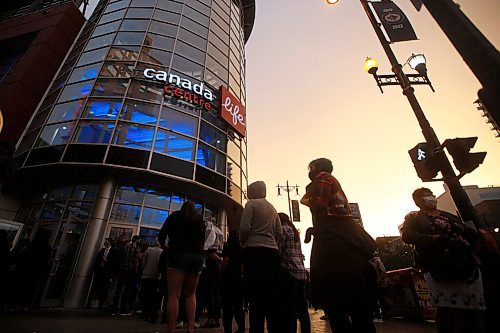 JOHN WOODS / WINNIPEG FREE PRESS
Fans enter the Electric Circus concert at a downtown arena in Winnipeg Tuesday, September 21, 2021. 

Reporter: ?