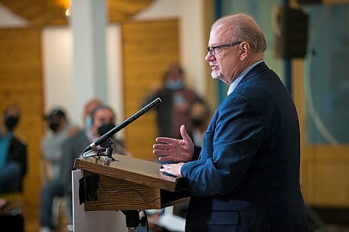 MIKAELA MACKENZIE / WINNIPEG FREE PRESS

Premier Kelvin Goertzen speaks at an announcement on urban Indigenous COVID-19 vaccine clinics at Thunderbird House in Winnipeg on Friday, Sept. 24, 2021.  For Dylan story.
Winnipeg Free Press 2021.