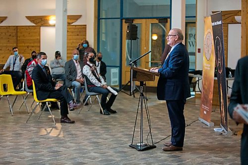 MIKAELA MACKENZIE / WINNIPEG FREE PRESS

Premier Kelvin Goertzen speaks at an announcement on urban Indigenous COVID-19 vaccine clinics at Thunderbird House in Winnipeg on Friday, Sept. 24, 2021.  For Dylan story.
Winnipeg Free Press 2021.