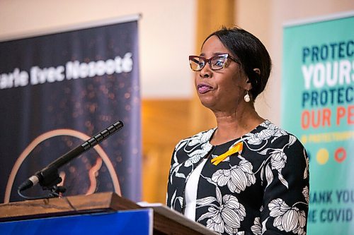 MIKAELA MACKENZIE / WINNIPEG FREE PRESS

Health and Seniors Care Minister Audrey Gordon makes an announcement on urban Indigenous COVID-19 vaccine clinics at Thunderbird House in Winnipeg on Friday, Sept. 24, 2021.  For Dylan story.
Winnipeg Free Press 2021.