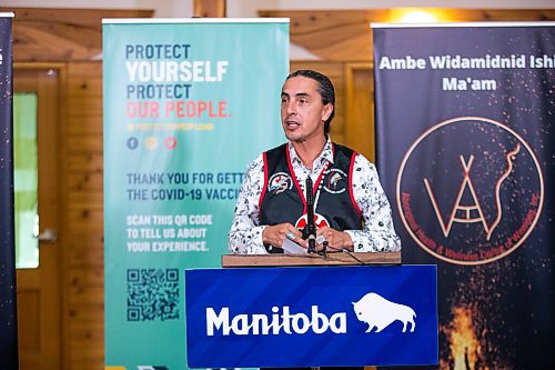 MIKAELA MACKENZIE / WINNIPEG FREE PRESS

Assembly of Manitoba Chiefs Grand Chief Arlen Dumas speaks at an announcement on urban Indigenous COVID-19 vaccine clinics at Thunderbird House in Winnipeg on Friday, Sept. 24, 2021.  For Dylan story.
Winnipeg Free Press 2021.