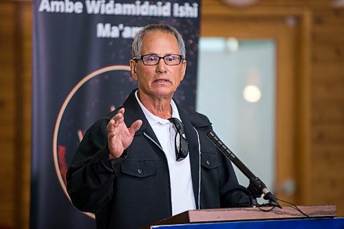 MIKAELA MACKENZIE / WINNIPEG FREE PRESS

Damon Johnston, president and CEO of the Aboriginal Council of Winnipeg, speaks at an announcement on urban Indigenous COVID-19 vaccine clinics at Thunderbird House in Winnipeg on Friday, Sept. 24, 2021.  For Dylan story.
Winnipeg Free Press 2021.