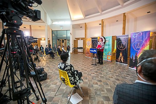 MIKAELA MACKENZIE / WINNIPEG FREE PRESS

Manitoba Keewatinowi Okimakanak Vice-Chief David Monias speaks at an announcement on urban Indigenous COVID-19 vaccine clinics at Thunderbird House in Winnipeg on Friday, Sept. 24, 2021.  For Dylan story.
Winnipeg Free Press 2021.