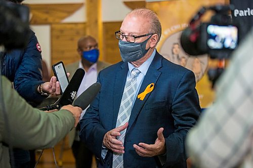 MIKAELA MACKENZIE / WINNIPEG FREE PRESS

Premier Kelvin Goertzen speaks to the media after an announcement on urban Indigenous COVID-19 vaccine clinics at Thunderbird House in Winnipeg on Friday, Sept. 24, 2021.  For Dylan story.
Winnipeg Free Press 2021.