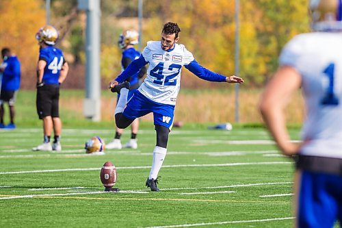 MIKAELA MACKENZIE / WINNIPEG FREE PRESS

Kicker Ali Mourtada (42) at Bombers practice in Winnipeg on Monday, Sept. 27, 2021.  For Taylor Allen story.
Winnipeg Free Press 2021.