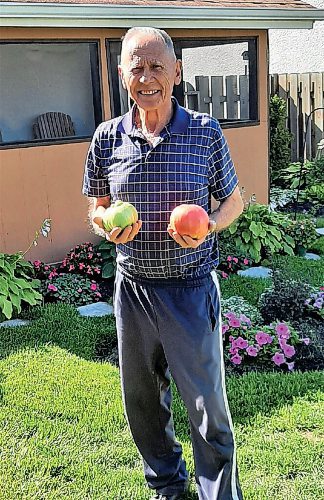 Canstar Community News Jerry Ilchyna may no longer teach biology to high school students, but his friends are still learning plenty about to how grow tomatoes