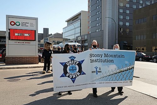 JESSICA LEE / WINNIPEG FREE PRESS

Correctional officers from Stony Mountain Institution arrive on September 28, 2021 to donate blood at Canadian Blood Services.

Reporter: Malak