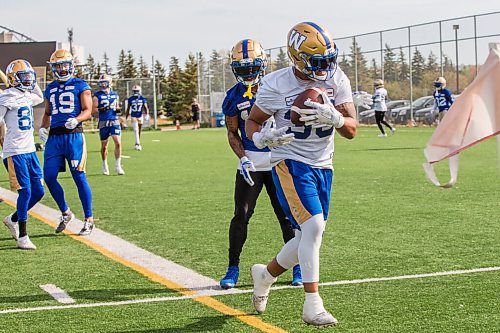 MIKAELA MACKENZIE / WINNIPEG FREE PRESS

Andrew Harris (33) at Bombers practice in Winnipeg on Wednesday, Sept. 29, 2021. For Jeff story.
Winnipeg Free Press 2021.