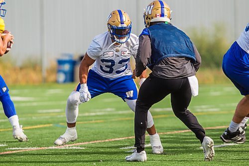 MIKAELA MACKENZIE / WINNIPEG FREE PRESS

Andrew Harris (33) at Bombers practice in Winnipeg on Wednesday, Sept. 29, 2021. For Jeff story.
Winnipeg Free Press 2021.