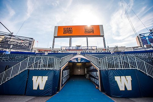 MIKAELA MACKENZIE / WINNIPEG FREE PRESS

IG Field in Winnipeg on Wednesday, Sept. 29, 2021. For Jeff story.
Winnipeg Free Press 2021.