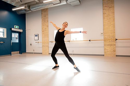 MIKE SUDOMA / Winnipeg Free Press
Dance Instructor, Kristina Frykas shows off a few moves from her new program, hopakercise, a workout with a mix of Ukrainian dance and fitness.
September 29, 2021