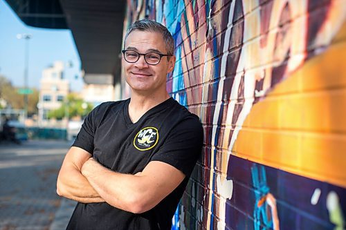 MIKAELA MACKENZIE / WINNIPEG FREE PRESS

Dean Jenkinson, director of the Winnipeg Comedy Festival, poses for a portrait at the Gas Station Theatre in Winnipeg on Thursday, Sept. 30, 2021. The festival starts next week. For Randall King story.
Winnipeg Free Press 2021.