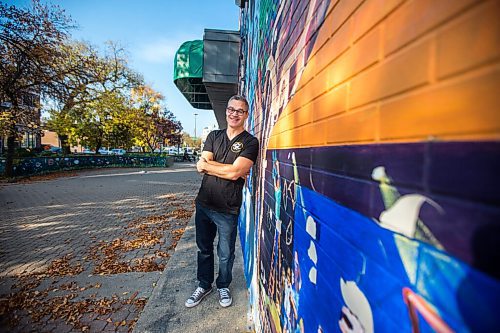 MIKAELA MACKENZIE / WINNIPEG FREE PRESS

Dean Jenkinson, director of the Winnipeg Comedy Festival, poses for a portrait at the Gas Station Theatre in Winnipeg on Thursday, Sept. 30, 2021. The festival starts next week. For Randall King story.
Winnipeg Free Press 2021.