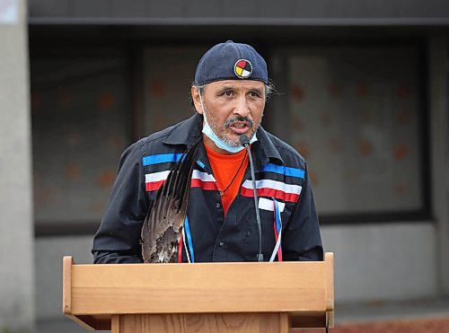 JESSICA LEE / WINNIPEG FREE PRESS

David Budd, knowledge keeper, delivers a talk at Ma Mawi Wi Chi Itata Centre on September 30, 2021 for Truth and Reconciliation Day. We gotta teach our children that its okay to cry, he says.



