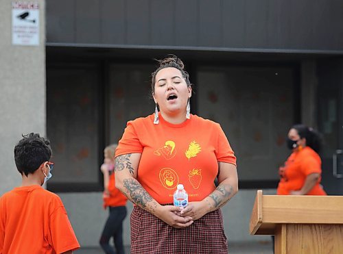 JESSICA LEE / WINNIPEG FREE PRESS

Sarah DeLaronde sings a song at Ma Mawi Wi Chi Itata Centre on September 30, 2021 for Truth and Reconciliation Day.



