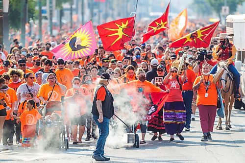 MIKAELA MACKENZIE / WINNIPEG FREE PRESS

A march goes from the Canadian Museum for Human Rights to St. John's Park on the first National Day for Truth and Reconciliation in Winnipeg on Thursday, Sept. 30, 2021. For --- story.
Winnipeg Free Press 2021.