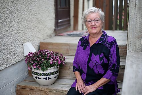 SHANNON VANRAES / WINNIPEG FREE PRESS
Ellen Kruger, longtime women's rights activist and founding board member of the Women's Health Clinic, at the home of a friend on October 1, 2021.