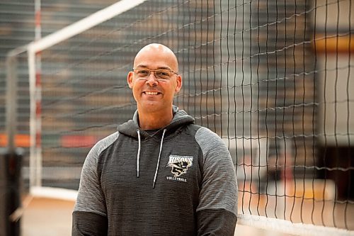 MIKE SUDOMA / Winnipeg Free Press
Mike Stephens has been announced as an assistant coach with the University of Manitoba Bisons Mens Volleyball team after being a police officer for the past 28 years.
October 1, 2021