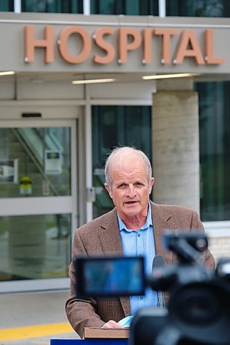 MIKE DEAL / WINNIPEG FREE PRESS
Garth Reimer, board chair, Bethesda Foundation speaks after Premier Kelvin Goertzen announced a $32-million expansion of Bethesda Regional Health Centre in Steinbach Friday morning.
See Katie May story
211001 - Friday, October 01, 2021.