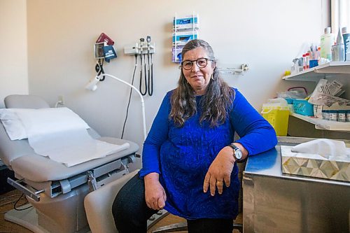 MIKAELA MACKENZIE / WINNIPEG FREE PRESS

Dr. Carol Scurfield poses for a portrait at the Women's Health Clinic in Winnipeg on Tuesday, Oct. 5, 2021. For Eva/Jen story.
Winnipeg Free Press 2021.