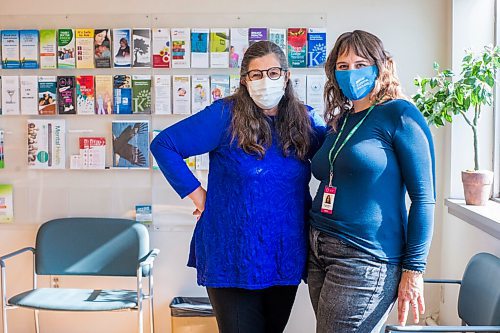 MIKAELA MACKENZIE / WINNIPEG FREE PRESS

Dr. Carol Scurfield (left) and Erin Bockstael pose fo a portrait at the Women's Health Clinic in Winnipeg on Tuesday, Oct. 5, 2021. For Eva/Jen story.
Winnipeg Free Press 2021.