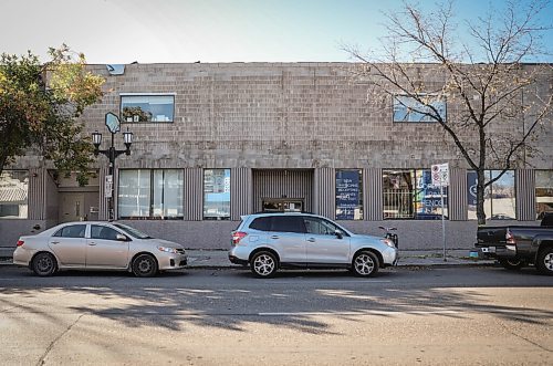 JESSICA LEE / WINNIPEG FREE PRESS

88 Sherbrook, a doctors clinic, is photographed on October 6, 2021.


