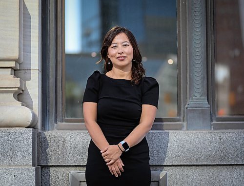 JESSICA LEE / WINNIPEG FREE PRESS

Liz Choi, photographed October 6, 2021 in downtown, is being sworn in as the new chairwoman of the Winnipeg Chamber of Commerce on October 7, 2021. 

Reporter: Martin

