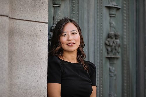 JESSICA LEE / WINNIPEG FREE PRESS

Liz Choi, photographed October 6, 2021 in downtown, is being sworn in as the new chairwoman of the Winnipeg Chamber of Commerce on October 7, 2021. 

Reporter: Martin

