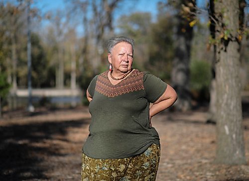 JESSICA LEE / WINNIPEG FREE PRESS

Elder Louise McKay, photographed at St. Vital Park on October 6, 2021, is the Elder-in-Residence at Womens Health Clinic.

Reporter: Eva + Jen

