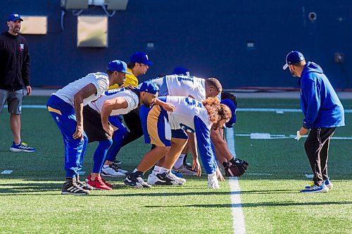 MIKAELA MACKENZIE / WINNIPEG FREE PRESS

The Bombers practice at IG Field in Winnipeg on Thursday, Oct. 7, 2021. For Taylor/Jeff story.
Winnipeg Free Press 2021.