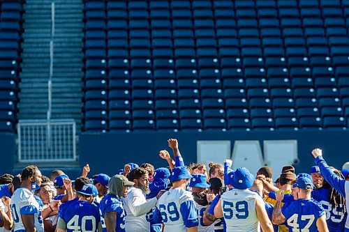 MIKAELA MACKENZIE / WINNIPEG FREE PRESS

The Bombers practice at IG Field in Winnipeg on Thursday, Oct. 7, 2021. For Taylor/Jeff story.
Winnipeg Free Press 2021.