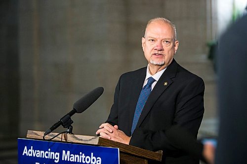 MIKAELA MACKENZIE / WINNIPEG FREE PRESS

Premier Kelvin Goertzen speaks to the media at the Manitoba Legislative Building in Winnipeg on Friday, Oct. 8, 2021. For Carol Sanders story.
Winnipeg Free Press 2021.