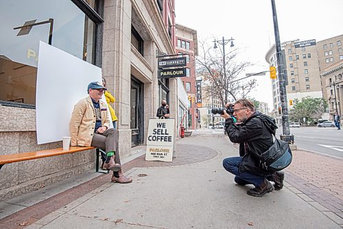 MIKE SUDOMA / Winnipeg Free Press
Photographer, Ian McCausland, photographs a portrait of Michael on Main St as part of a photo project named #Freedom55. McCausland is photographing 55 portraits on his 55th birthday to raise donations for Harvest Manitoba Friday afternoon
October 8, 2021