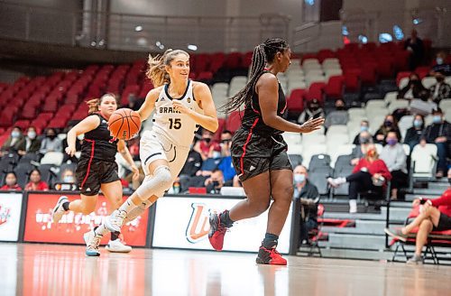 MIKE SUDOMA / Winnipeg Free Press
Brandon U Bobcats forward, Adrianna Proulx, makes her way up the court as the Bobcats take on the University of Winnipeg Wesmen Friday afternoon at the Duckworth Centre
October 8, 2021