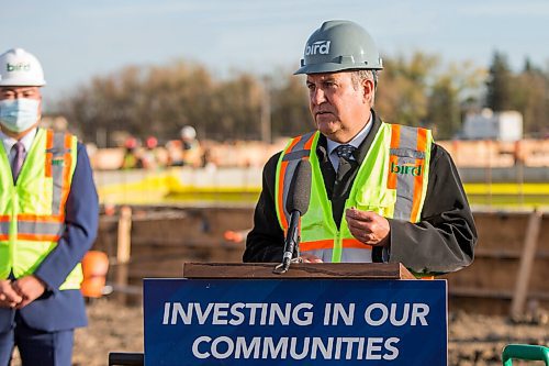 MIKAELA MACKENZIE / WINNIPEG FREE PRESS

Education minister Cliff Cullen speaks at a Waverley West school groundbreaking event in Winnipeg on Tuesday, Oct. 12, 2021. For Maggie story.
Winnipeg Free Press 2021.