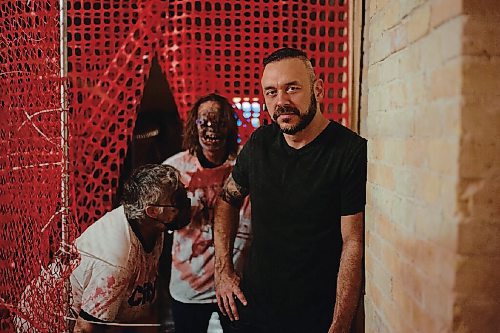 Canstar Community News Fear Winnipeg creator Jay Hall and his crew prepare for a zombie apocolypse. (CODY SELLAR / CANSTAR COMMUNITY NEWS / TIMES)