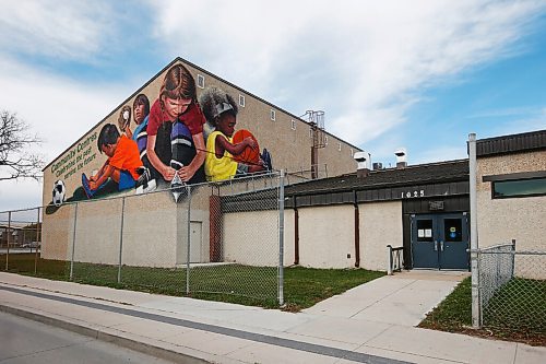 JOHN WOODS / WINNIPEG FREE PRESS
General Council of Winnipeg Community Centres (GCWCC), Take Pride Winnipeg and Weston Memorial Community Centre unveiled earlier today a new mural on the side of the community centre in Winnipeg Tuesday, October 12, 2021. The mural was commissioned to celebrate the formation of GCWCC fifty years ago and to honour community centres in the city.

Reporter: Standup