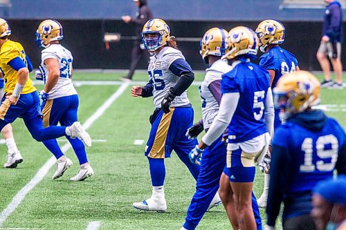 MIKAELA MACKENZIE / WINNIPEG FREE PRESS
Defensive lineman Tui Eli (65) at Bombers practice at IG Field in Winnipeg on Wednesday, Oct. 13, 2021. For Taylor Allen story.
Winnipeg Free Press 2021.