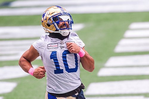 MIKAELA MACKENZIE / WINNIPEG FREE PRESS

Nic Demski (10) at Bombers practice at IG Field in Winnipeg on Wednesday, Oct. 13, 2021. For Taylor Allen story.
Winnipeg Free Press 2021.