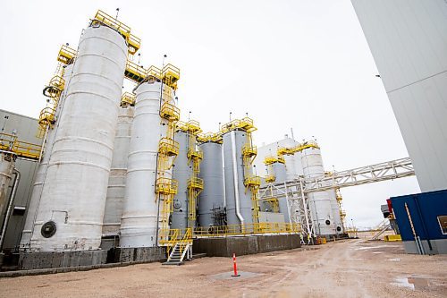 MIKE SUDOMA / Winnipeg Free Press
Water towers stand among Roquette Canada Ltds pea procession plant Thursday afternoon
October 14, 2021