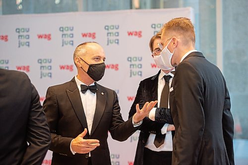 MIKE SUDOMA / Winnipeg Free Press
WAG Director/Ceo, Stephen Borys, chats with guests at the Quamajaq Ball at the WAG Saturday evening
October 14, 2021