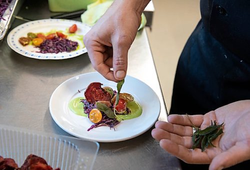 JESSICA LEE / WINNIPEG FREE PRESS

A harvest salad with cherry tomatoes, crispy beets and marinated cabbage was served for the Free Press Fall Supper at Whitetail Meadow on October 17, 2021.







