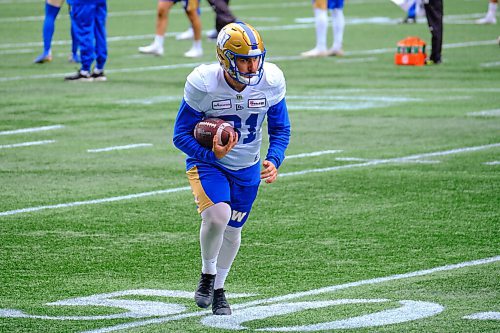MIKE DEAL / WINNIPEG FREE PRESS
Winnipeg Blue Bombers added Canadian kicker Gabriel Ferraro (31) to the practice roster today during practice at IG Field Tuesday morning.
211019 - Tuesday, October 19, 2021.