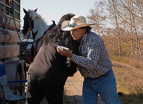 JESSICA LEE / WINNIPEG FREE PRESS

Travis Mazawasicuna of the Sioux Valley Dakota Nation Unity Riders hugs an attendee at the annual Kidney Walk and Ride on October 10, 2021. 

Reporter: Melissa