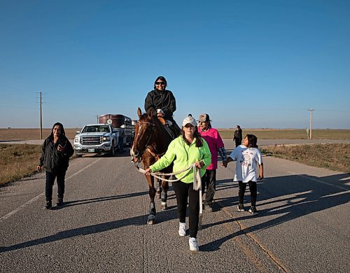 JESSICA LEE / WINNIPEG FREE PRESS

Helena Mazawasicuna of the Sioux Valley Dakota Nation Unity Riders leads a horse carrying Karen Benn, an amputee, during the annual Kidney Walk and Ride on October 10, 2021. 

Reporter: Melissa