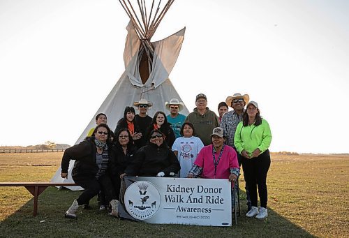 JESSICA LEE / WINNIPEG FREE PRESS

Attendees at the annual Kidney Walk and Ride pose for a photo at Birdtail Sioux Dakota Nation on October 10, 2021. 

Reporter: Melissa