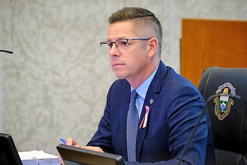 MIKE DEAL / WINNIPEG FREE PRESS
Winnipeg Mayor, Brian Bowman, during an EPC meeting in the council chambers Wednesday morning.
211020 - Wednesday, October 20, 2021.